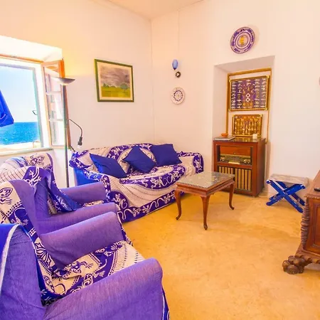 Authentic Fisherman's House On The Seafront בית נופש
