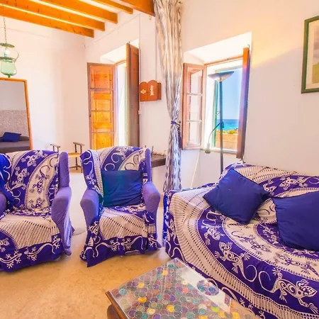 Authentic Fisherman's House On The Seafront 펜션 칼라 라트자다