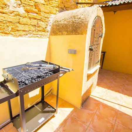 Authentic Fisherman's House On The Seafront 칼라 라트자다