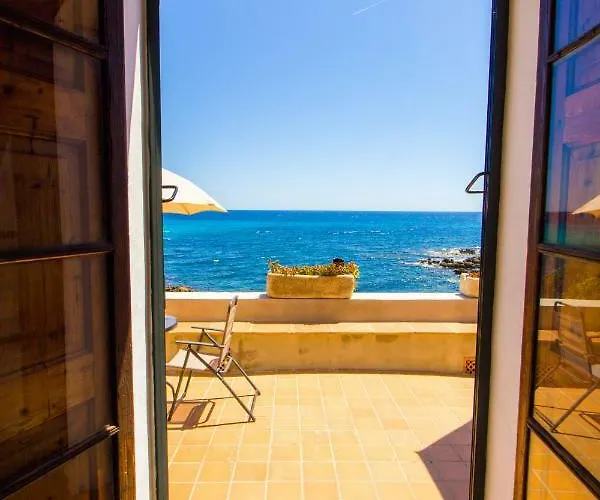 Authentic Fisherman's House On The Seafront