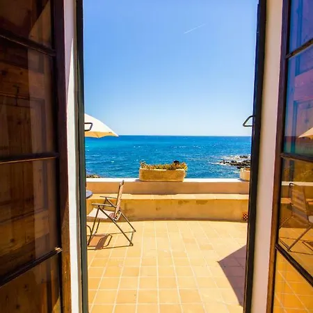 Authentic Fisherman's House On The Seafront